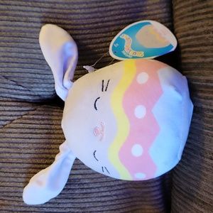 Blake the bunny squishmallow, 5 inch, egg squish